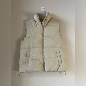 NWOT PUFFER VEST zip up, drawstring at hem for a gathered look.